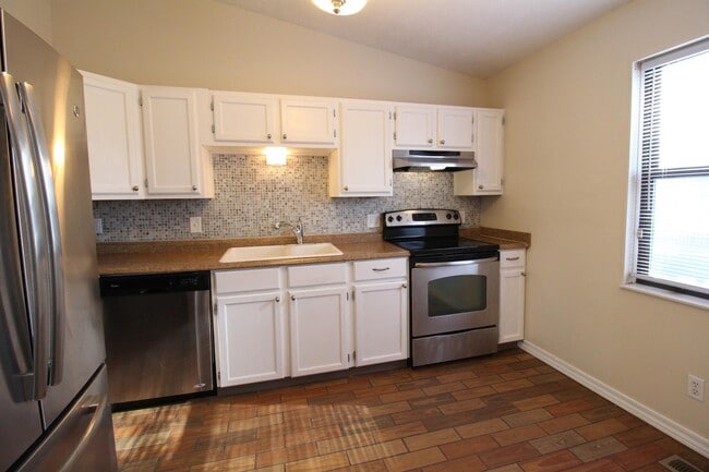 Building Photo - 3157 Millbury Ave