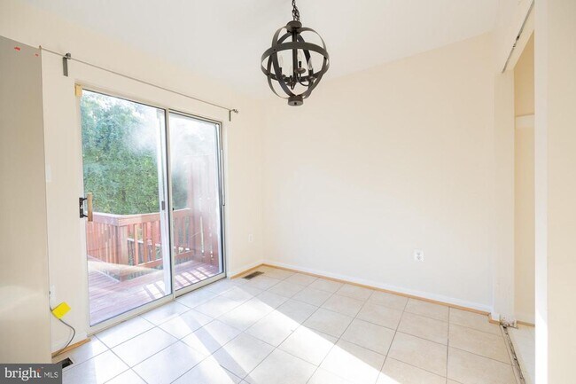 Building Photo - 12866 Hyannis Ln