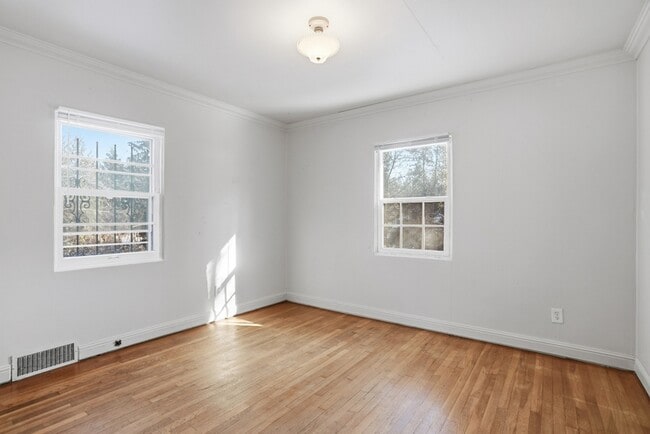 Building Photo - 1503 S SE Blvd