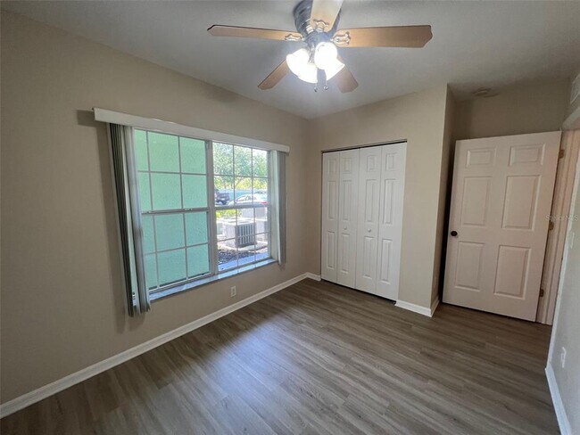 Building Photo - 2160 Heron Lake Dr
