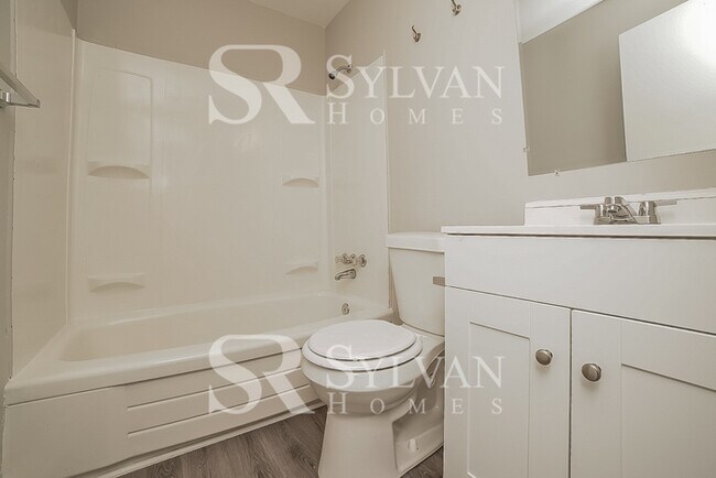 Building Photo - Where Charm Meets Comfort