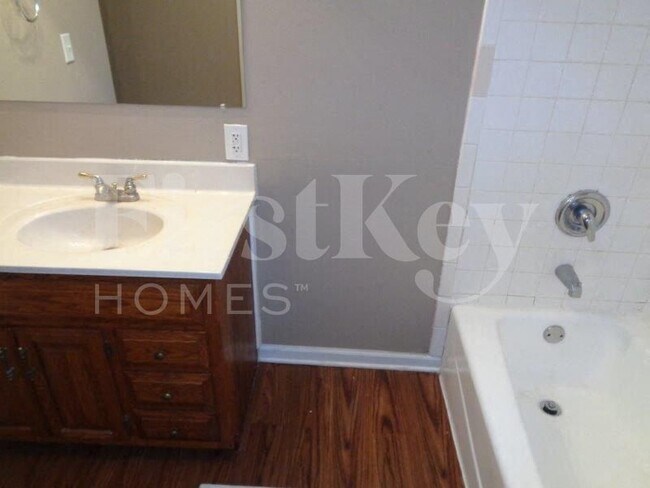 Building Photo - 1 Birch St