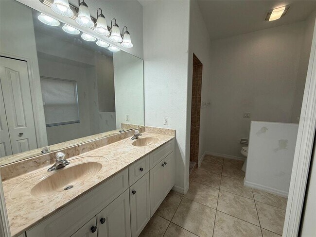Building Photo - 3643 Spinner Ave
