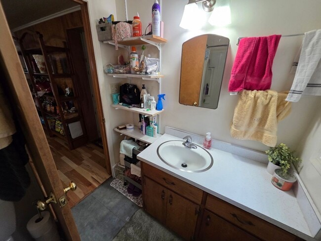 Building Photo - $1600| 4BD 1BA| 524 7th| Available 6/1/2026!