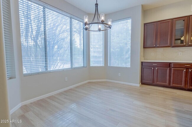 Building Photo - 1153 W Windhaven Ave