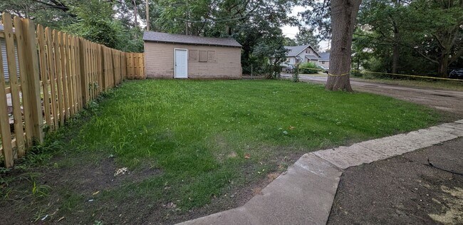 Building Photo - 2128 8th St