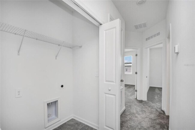 Building Photo - 401 Bogey Dr