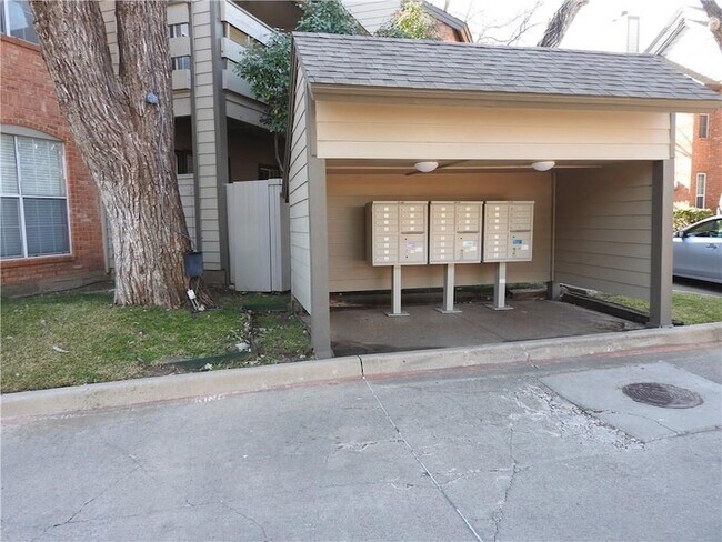 Building Photo - 248 Jefferson Pkwy