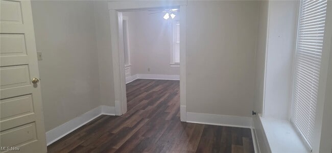 Building Photo - 920 Redfern Ave