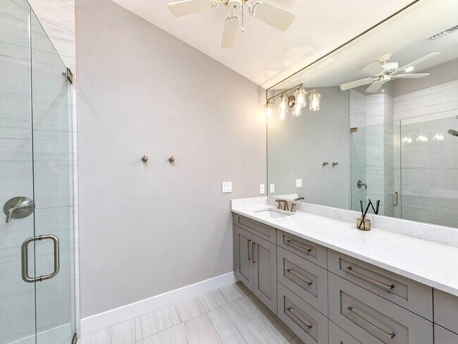 Building Photo - Beautifully renovated 3/2 home now available in the desirable Villages at Country Creek!