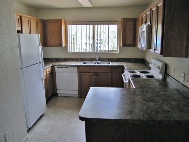 Building Photo - 2BR/2BA, 1024 sq.ft. condo in Sierra Vista, AZ