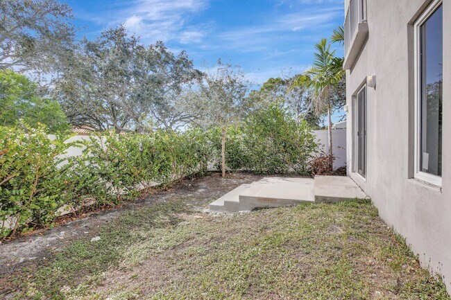 Building Photo - 1102 S 20th Ave