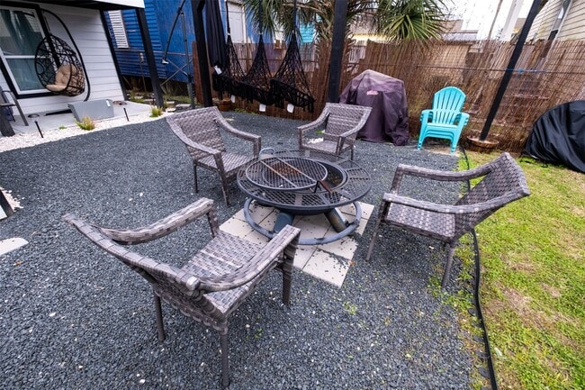 Building Photo - 4017 M Ave