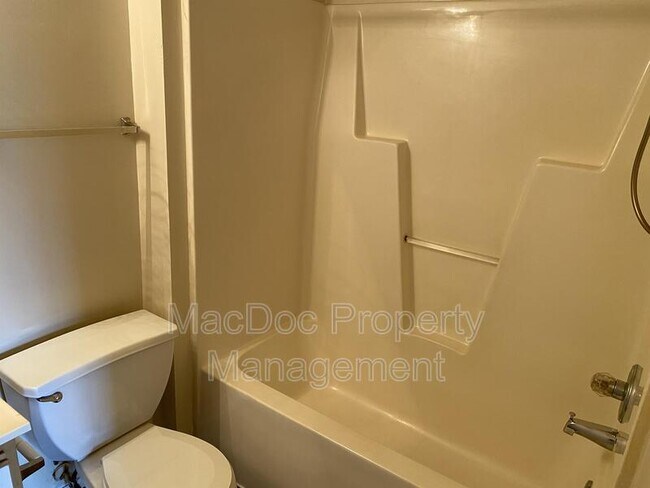 Building Photo - 38 White Pine Cir
