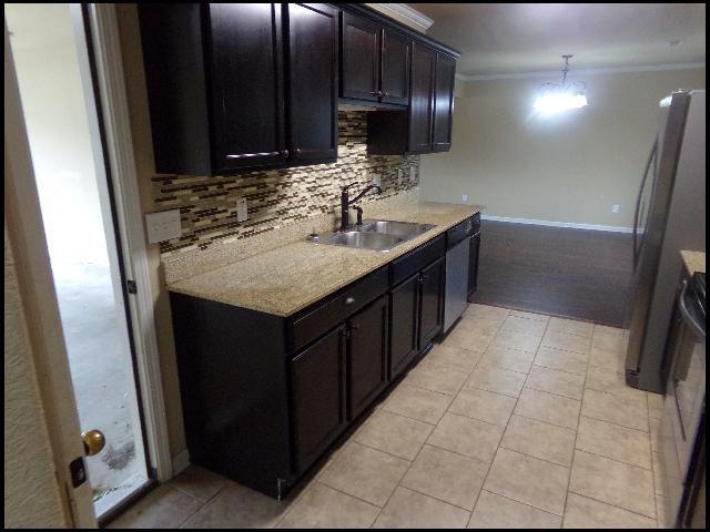 Building Photo - 5532 Trammel Estates Dr