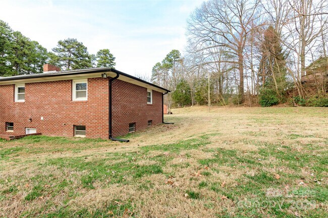 Building Photo - 34 Rollingwood Ln