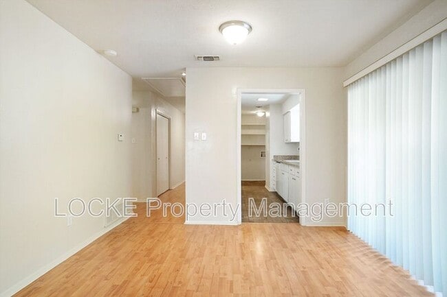 Building Photo - 4908 Byers Ave