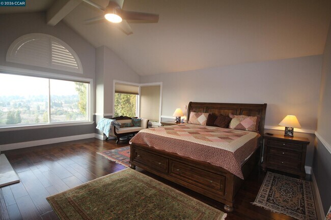 Building Photo - 243 Viewpoint Dr