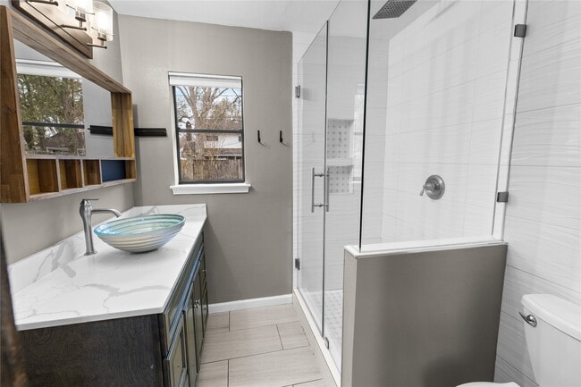 Building Photo - 302 Shadow Creek Dr