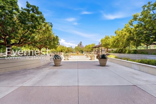 Building Photo - 1-Bed/1-Bath Condo with Pool, Spa, and Fitness Center!/Available Now!