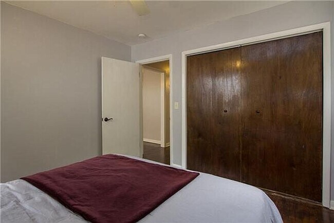 Building Photo - Adorable 2 Bedroom 1 Bath Home in Sylvan H...