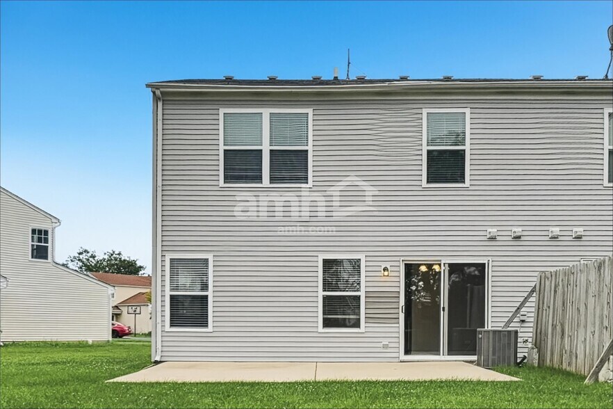 Building Photo - 250 Wedgewood Cir