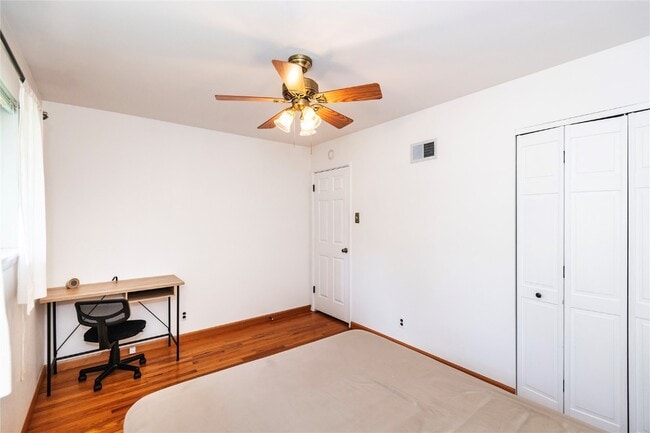 Building Photo - 10411 Antrim Dr
