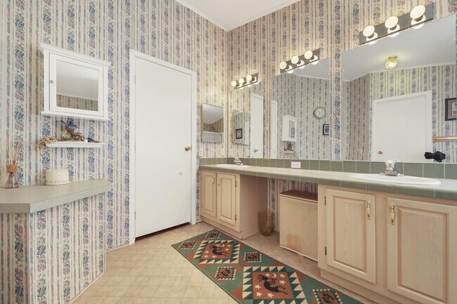 Building Photo - 60781 Painted Hills Rd