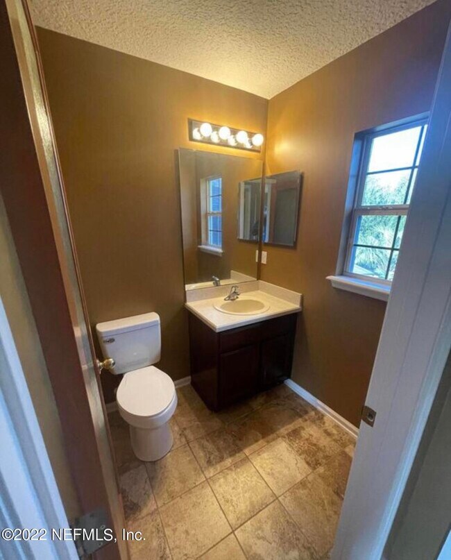 Building Photo - 512 Millhouse Ln
