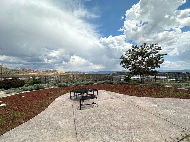 Building Photo - 4 bedrooms, 2 1/2 Baths with a 3 Car Garag...