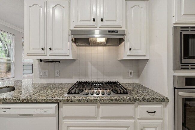 Building Photo - 909 Katie Ln