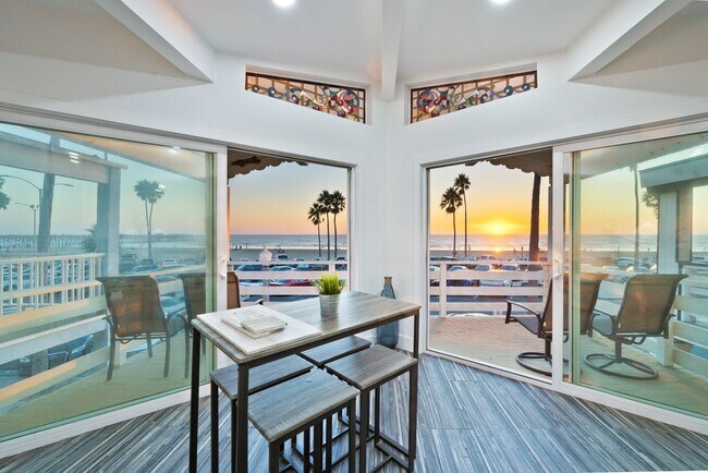Building Photo - Fully Furnished, Oceanfront Boardwalk in Newport Beach