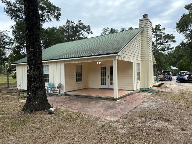 Building Photo - 218 Sparkleberry Ln