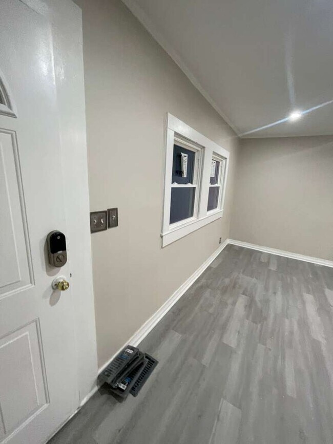 Building Photo - Concord