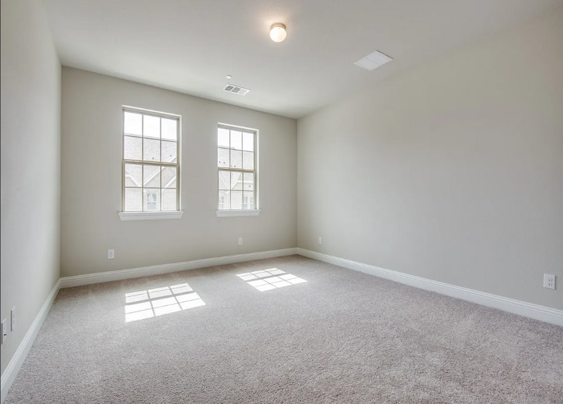 Building Photo - 4176 Kearsage Dr