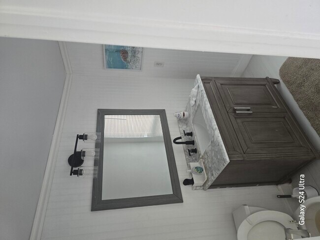 Building Photo - 618 SW 1st St