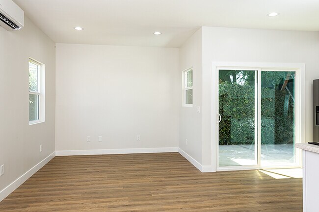 Building Photo - 141 S Wildwood Ave