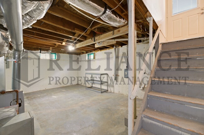 Building Photo - 224 N Minnesota St