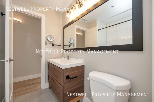 Building Photo - 44 W Broadway