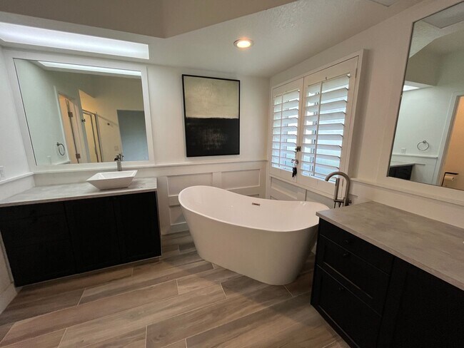 Building Photo - Long Term - 3 Bed 2 Bath in Desert Falls!