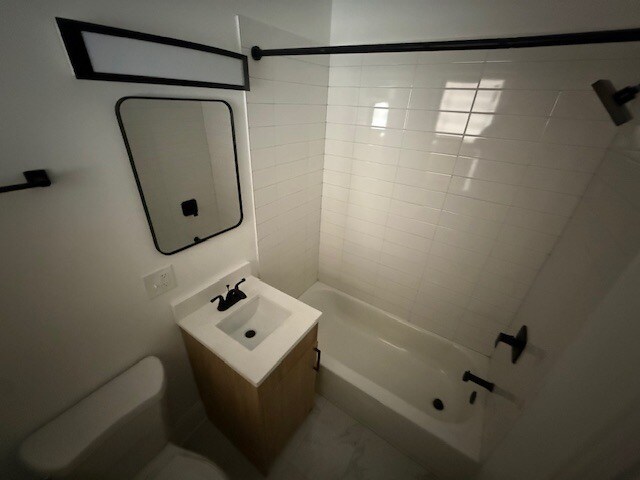 Building Photo - 6308 N Artesian Ave