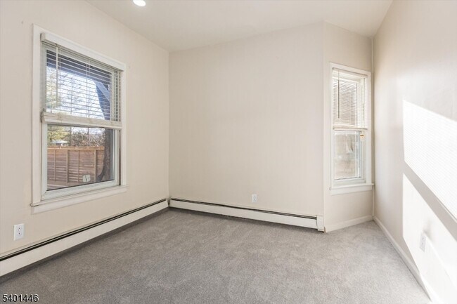 Building Photo - 55 Greenwood Ave