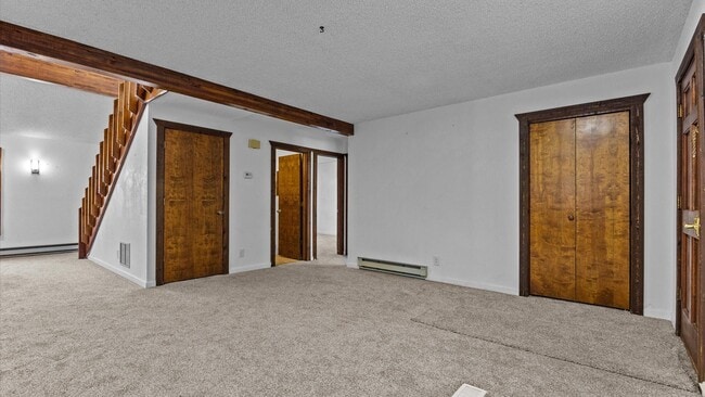 Building Photo - Spacious Home for Rent in Glenwood Springs – Great Location, No HOA!