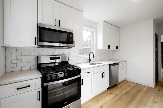 Building Photo - Start the New Year in a new home! This FULLY RENOVATED 3-bedroom in Penn Hills is ready and waiti...