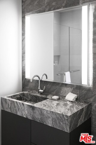 Building Photo - 8500 Sunset Blvd