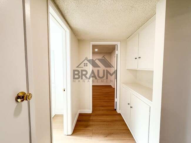 Building Photo - 6039 Whitsett Ave