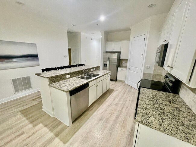 Building Photo - 2208 Summerwoods