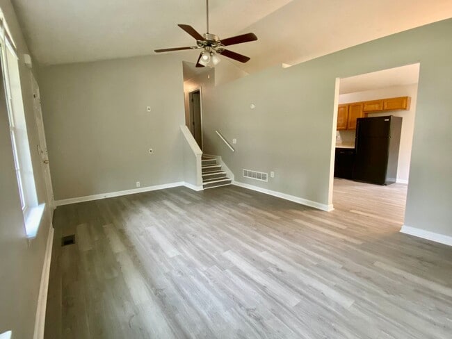 Building Photo - Dallas Rental