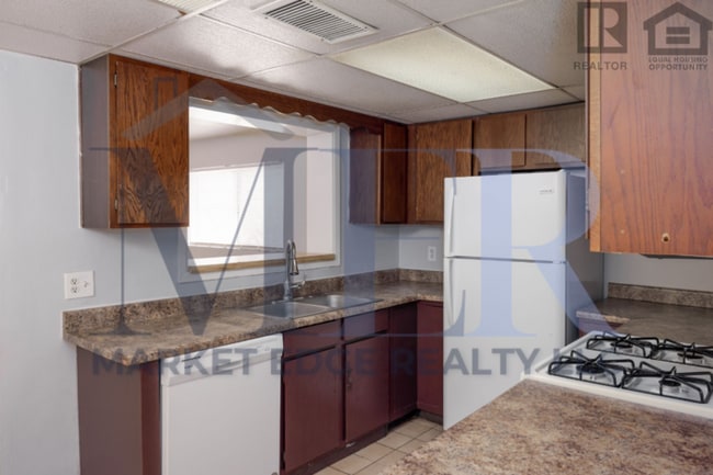 Building Photo - 3Bed/2Bath House at 19th Ave/Camelback! Move-In Ready on 06/11/2026! -- NO HOA! CORNER LOT!