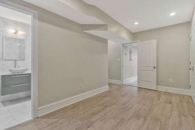 Building Photo - 1227 15th St NW